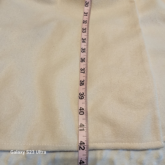 Elegant White Double-Breasted Women's Coat - Picture 13 of 13